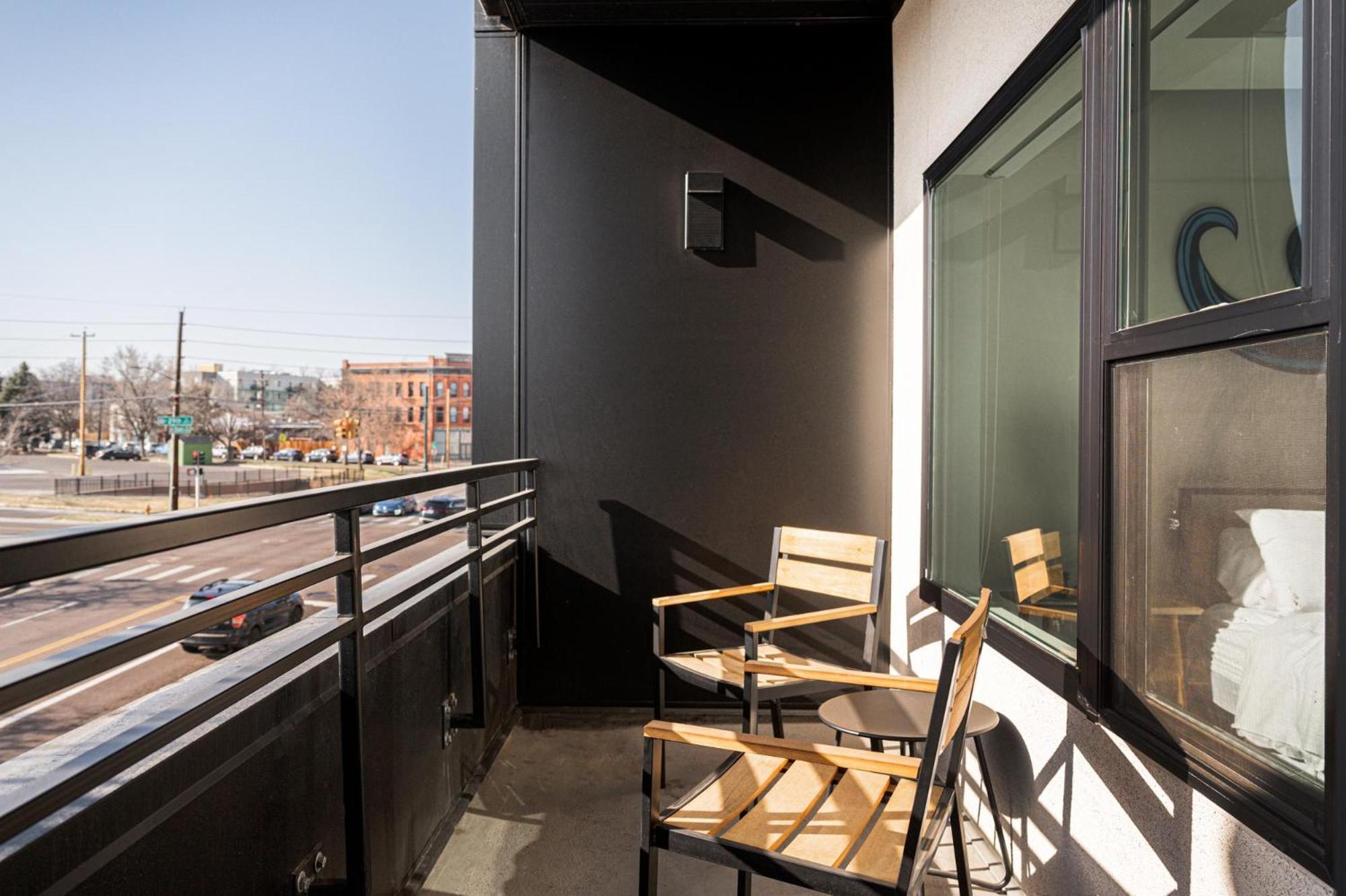 Art-inspired Loft With Mountain View - Zuni Lofts Denver