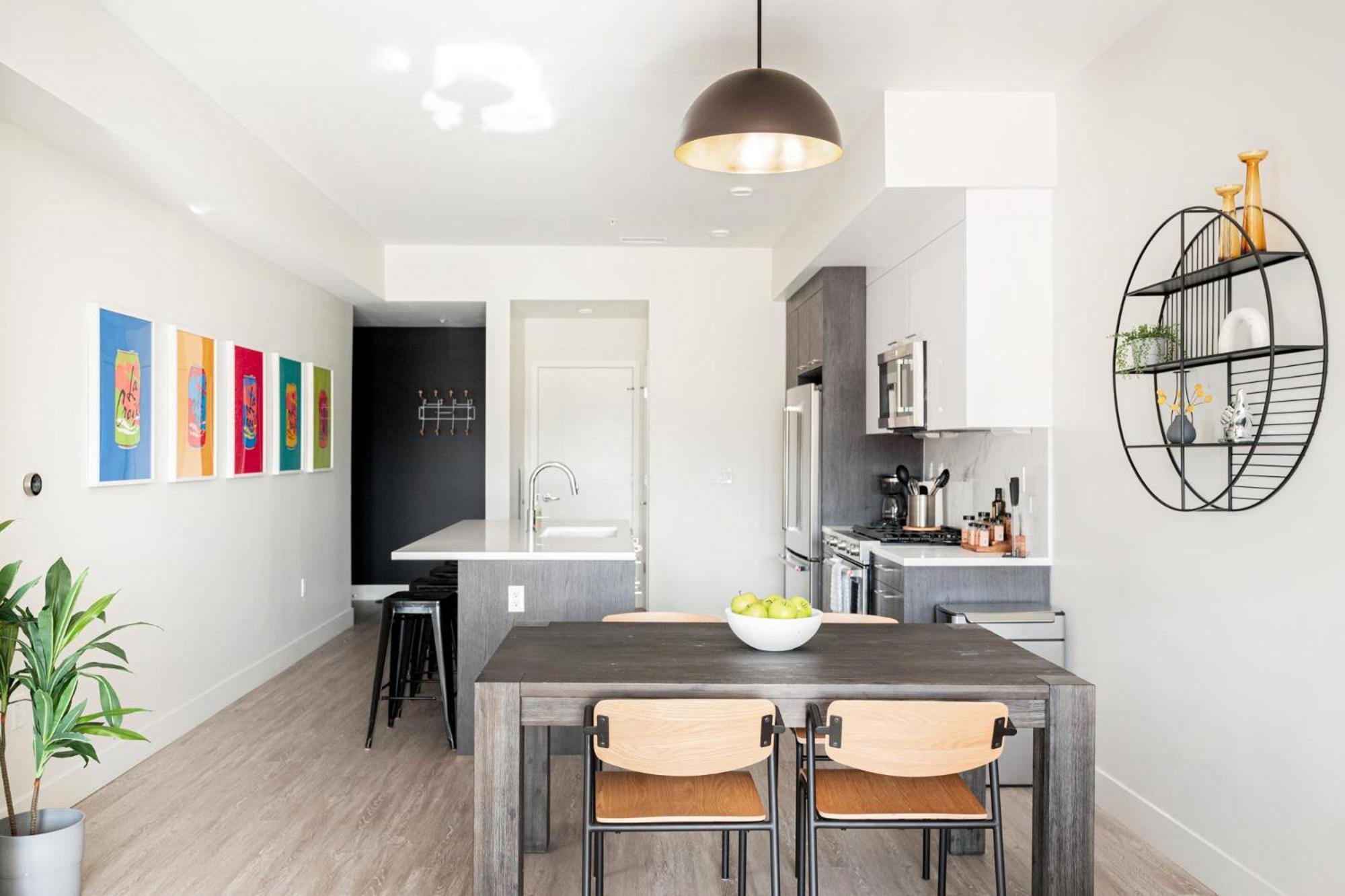 Art-inspired Loft With Mountain View - Zuni Lofts Holiday home *