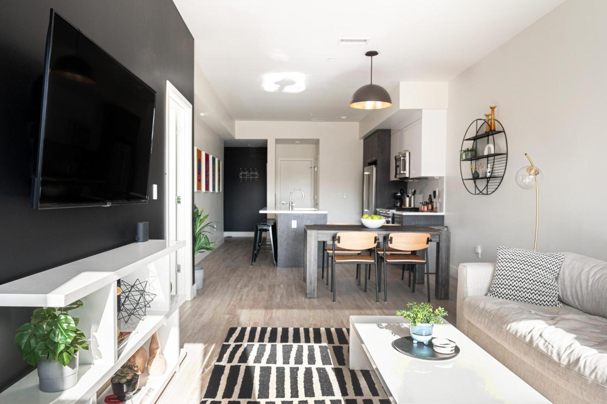 Art-inspired Loft With Mountain View - Zuni Lofts Holiday home *