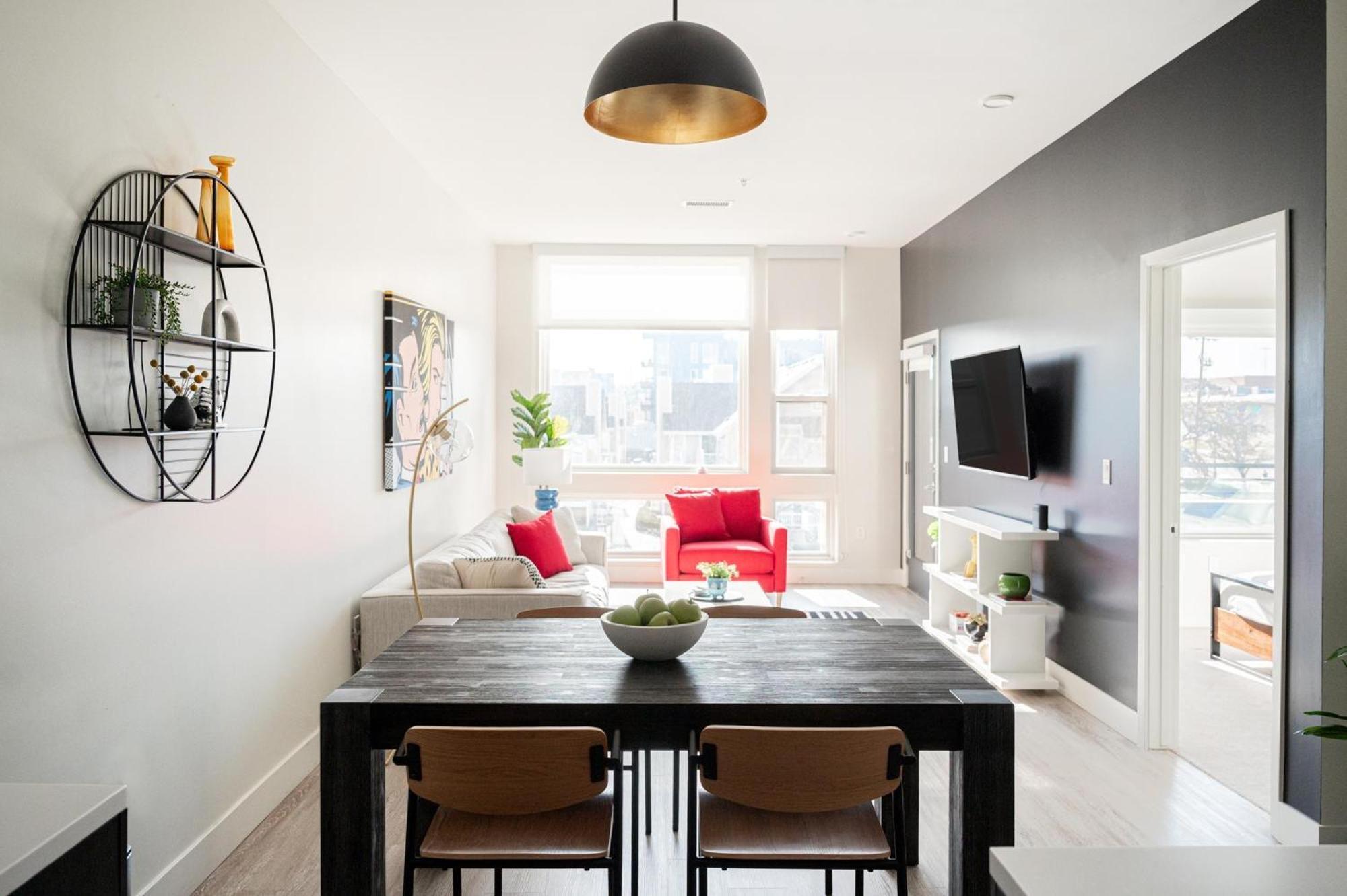 Art-inspired Loft With Mountain View - Zuni Lofts